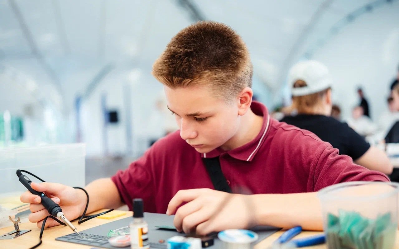 Инженерное дело – захватывающе и интересно: ЛЭТИ организовал второй научно-образовательный фестиваль для будущих студентов