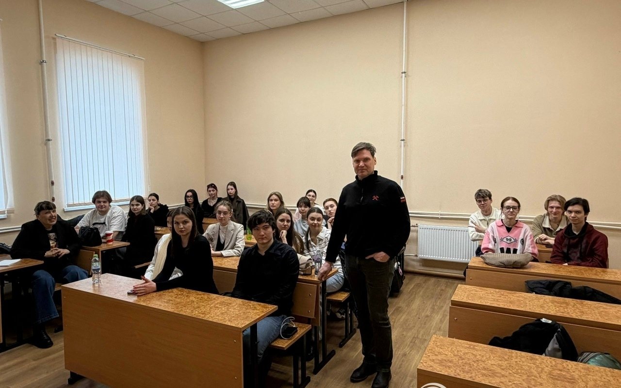 «Помогать здесь и сейчас»: студенты ЛЭТИ обсудили с директором фонда «Доброе сердце» возможности волонтерства и стажировок