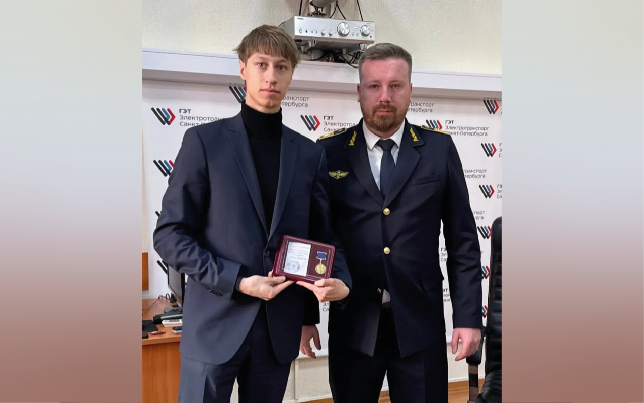 Студент ЛЭТИ Виктор Онищенко награжден почетным знаком «За восстановление Мариуполя»