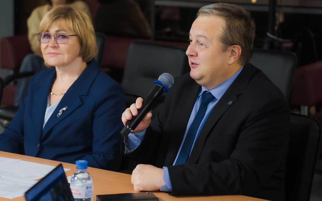 Рост числа абитуриентов и цифровая платформа: представители ЛЭТИ и школ Ленобласти обсудили развитие инженерных классов