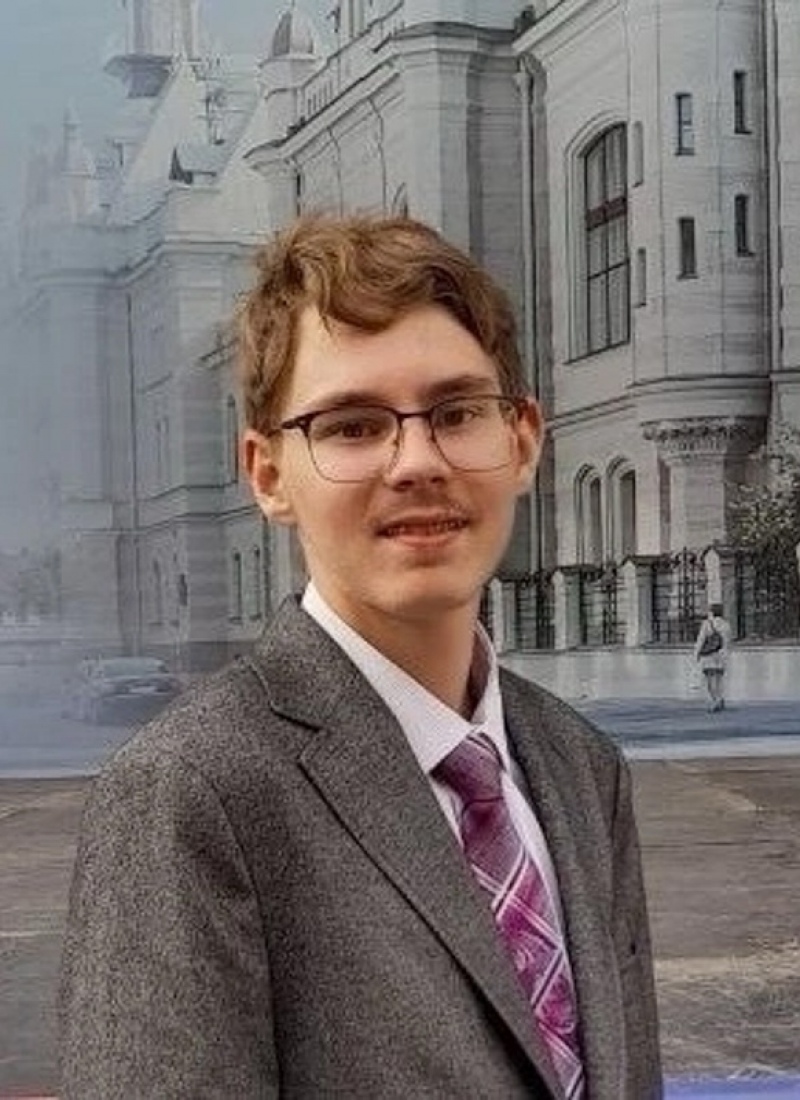 Елисеев Емельян Игоревич